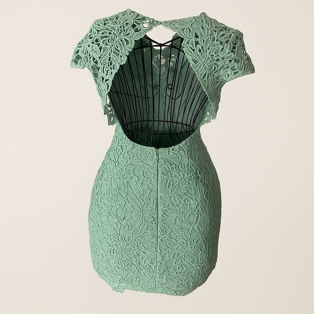Lulus Romance Language Sage Green Backless Lace Dress NWT Size Small - Picture 3 of 10